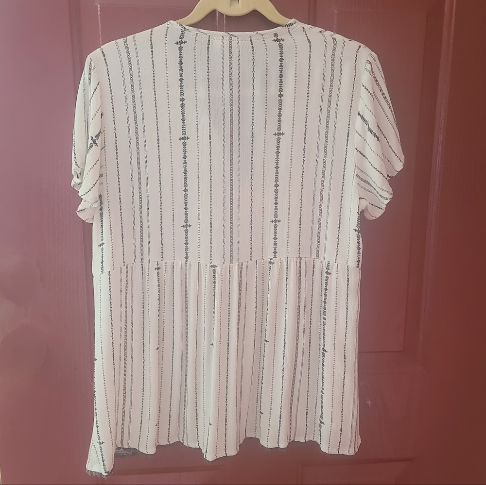 Knox Rose Embroidered Top, Size Medium, EUC - Picture 2 of 8